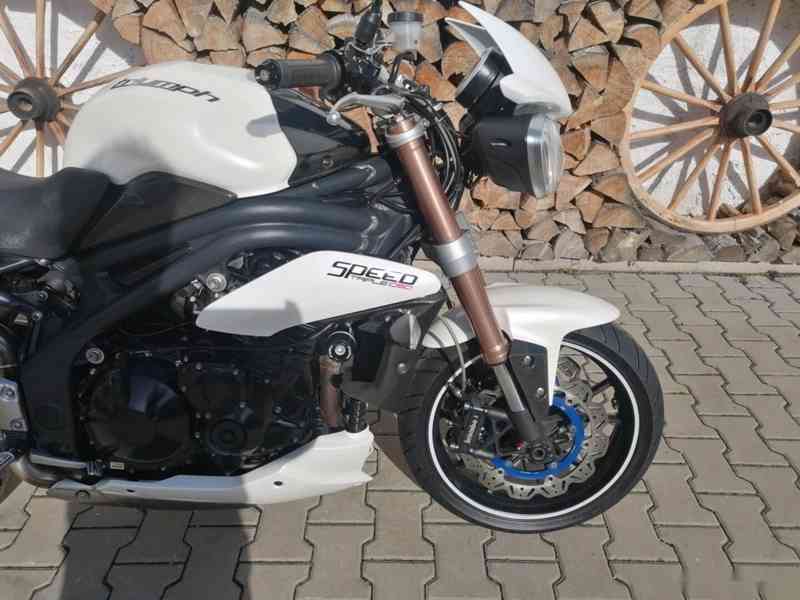 TRIUMPH SPEED TRIPLE 1050 ABS - foto 4