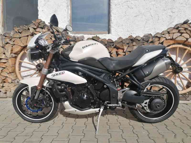 TRIUMPH SPEED TRIPLE 1050 ABS - foto 7