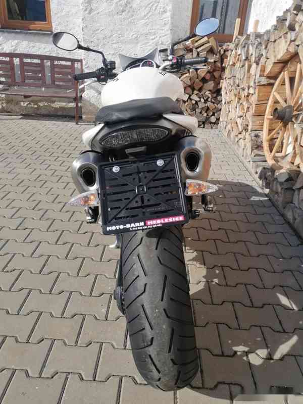 TRIUMPH SPEED TRIPLE 1050 ABS - foto 13