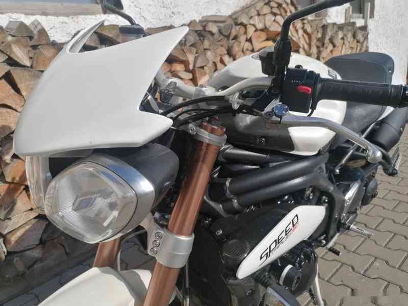 TRIUMPH SPEED TRIPLE 1050 ABS - foto 14