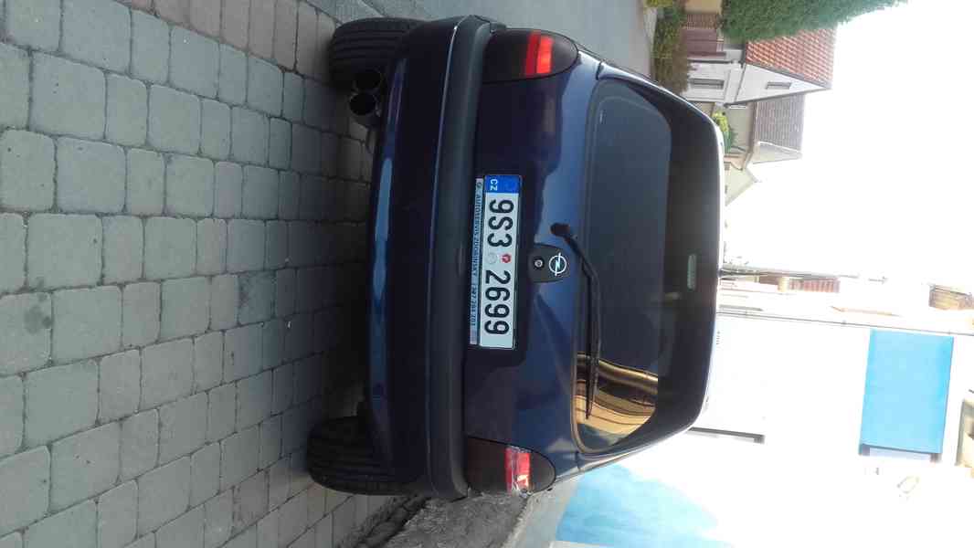 Prodám Opel Corsa 1.4/ 44 KW R.V. 1996 - foto 2