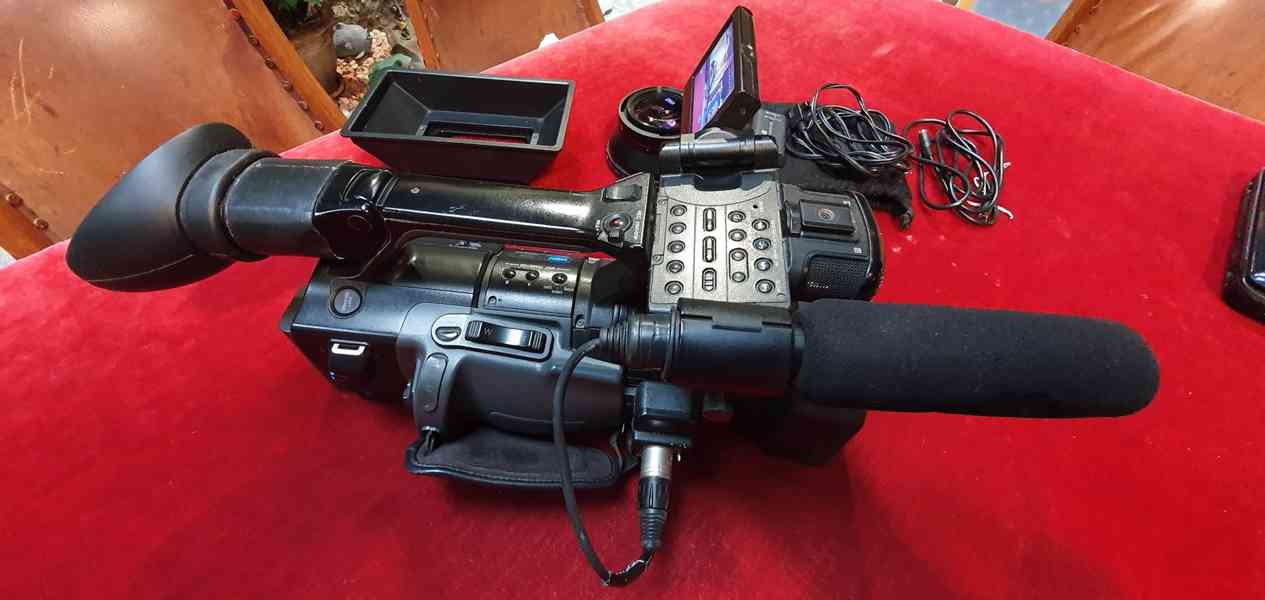 Sony profi - reportážní kamera HVR Z1  - foto 7