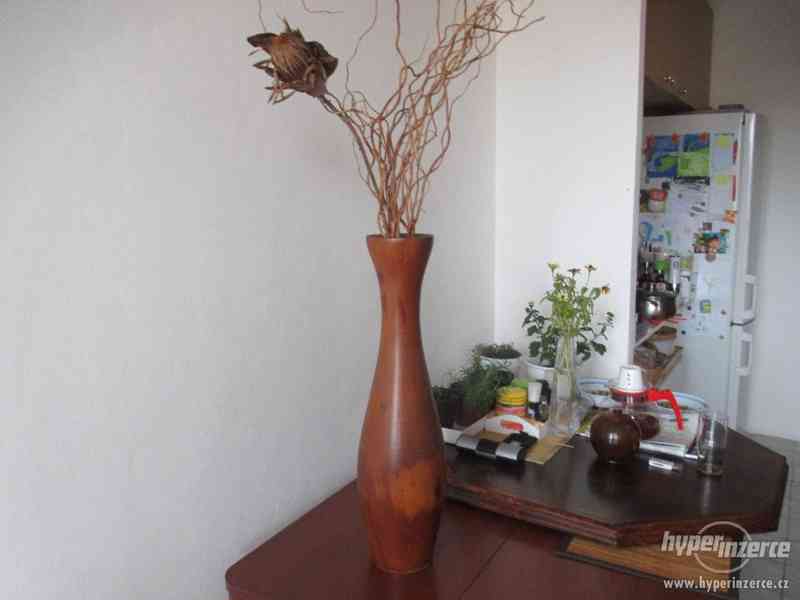dřevěná váza - foto 2