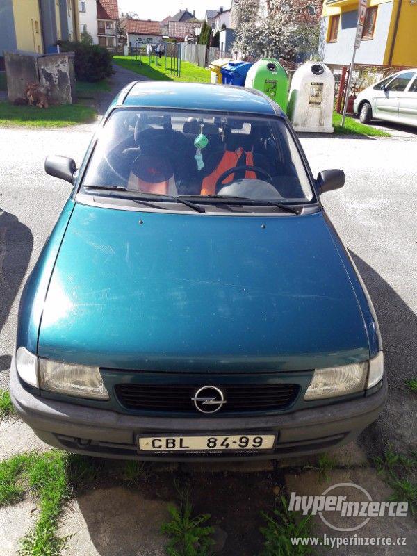 Opel Astra 1,7 TD - foto 4