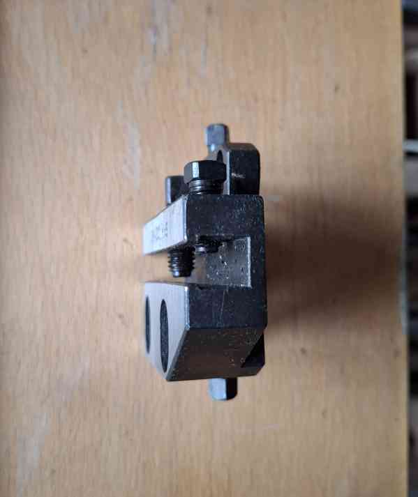 Držák nože 10×10mm - foto 2