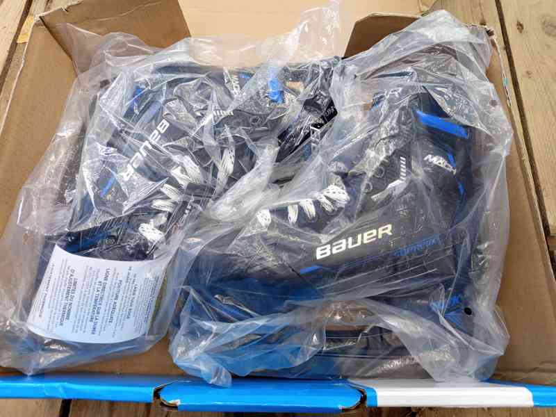 Nové brusle Bauer Supreme Mach  - foto 2