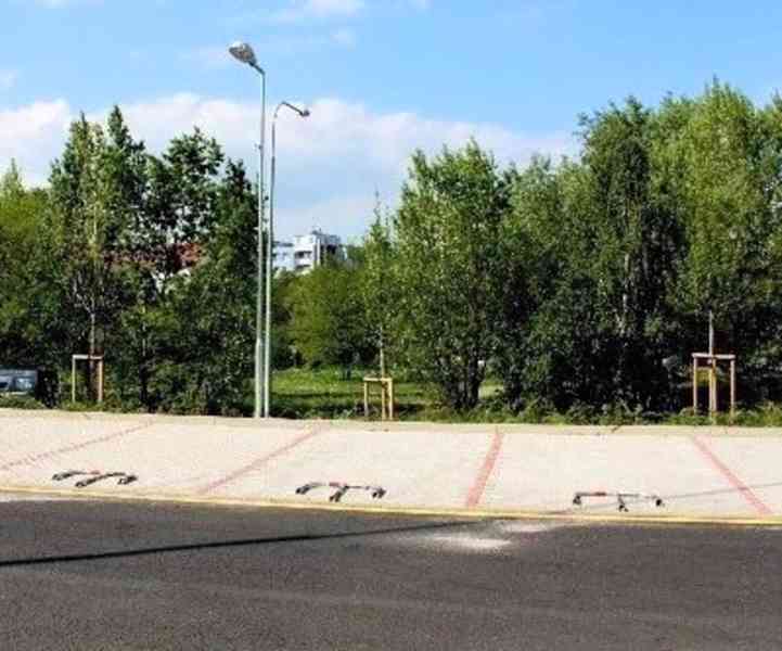 Pronájem parkovacího stání Praha 9 Vysočany - foto 1