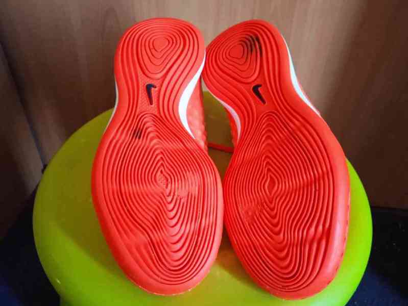Sálovky kopačky Nike Magistax - foto 4