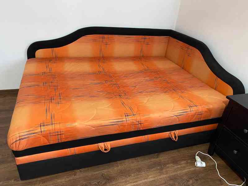 Prodám postel s úložným prostorem - foto 3