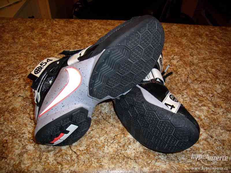 Basketbalové boty, obuv LEBRON, limitovaná edice, vel. 40 - foto 4