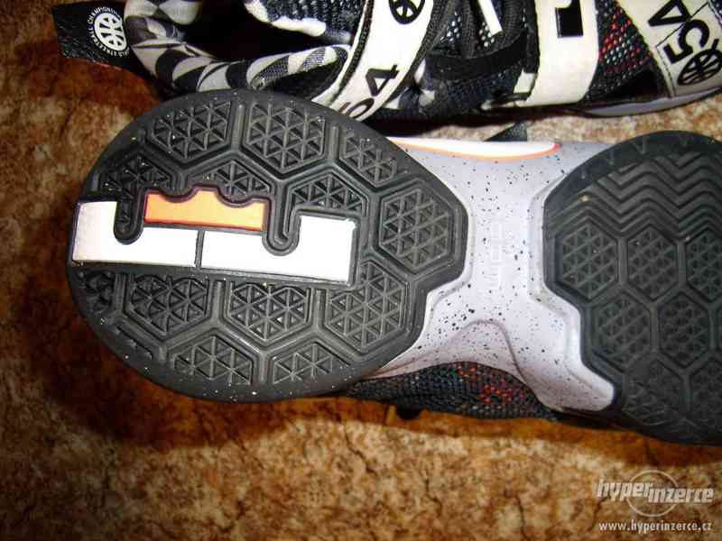 Basketbalové boty, obuv LEBRON, limitovaná edice, vel. 40 - foto 5