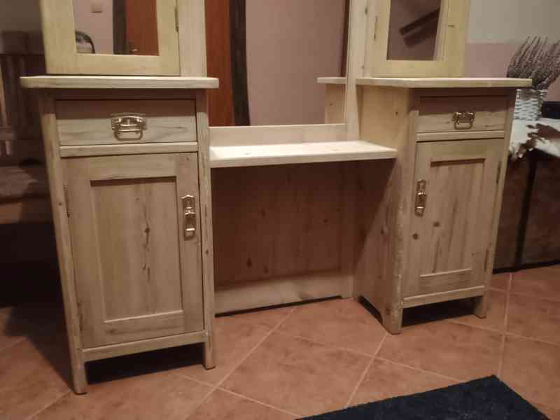 stará třídílná toaletka - foto 3