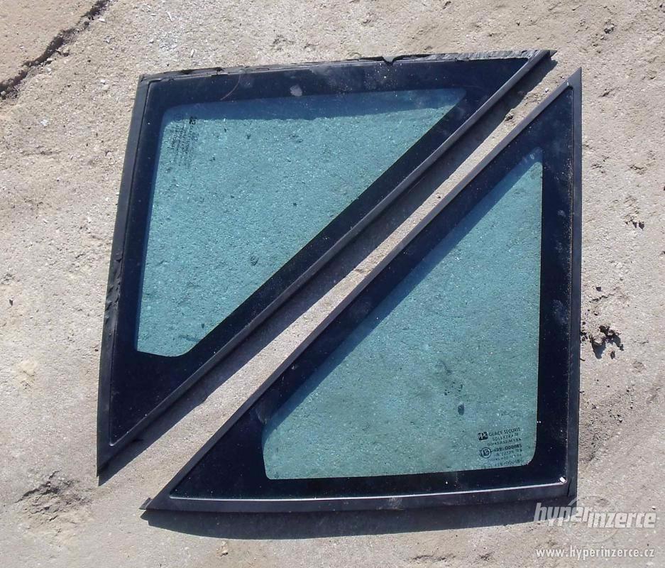 Přední boční okýnka (trojúhelníková) Fiat Ulysse - foto 1