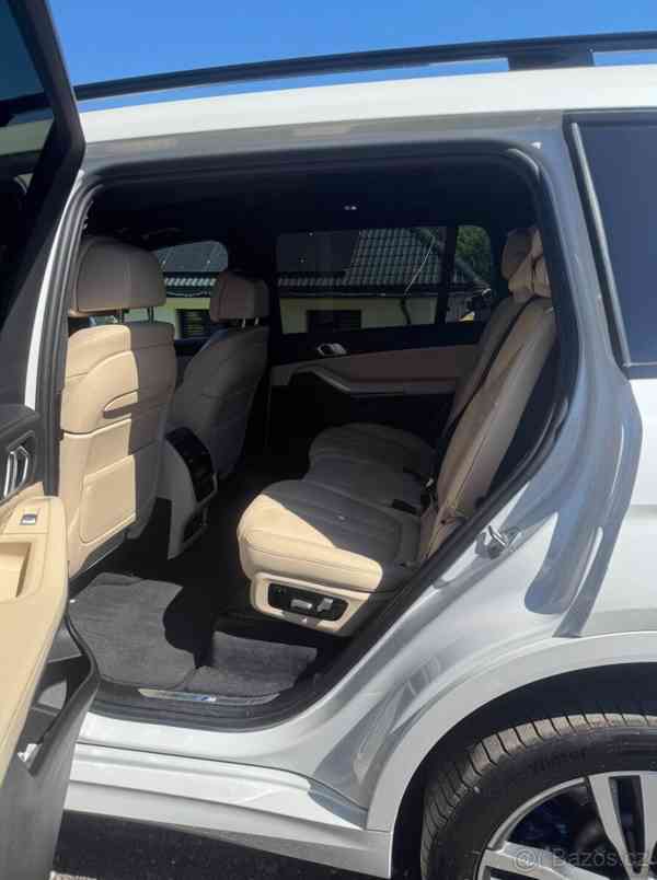 BMW X7 40d Mpaket, 2021, 7míst, pan. - foto 8