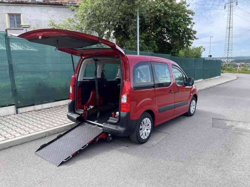 Citroën Berlingo upravený pro převoz vozíčkáře - foto 1