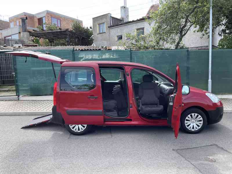 Citroën Berlingo upravený pro převoz vozíčkáře - foto 11