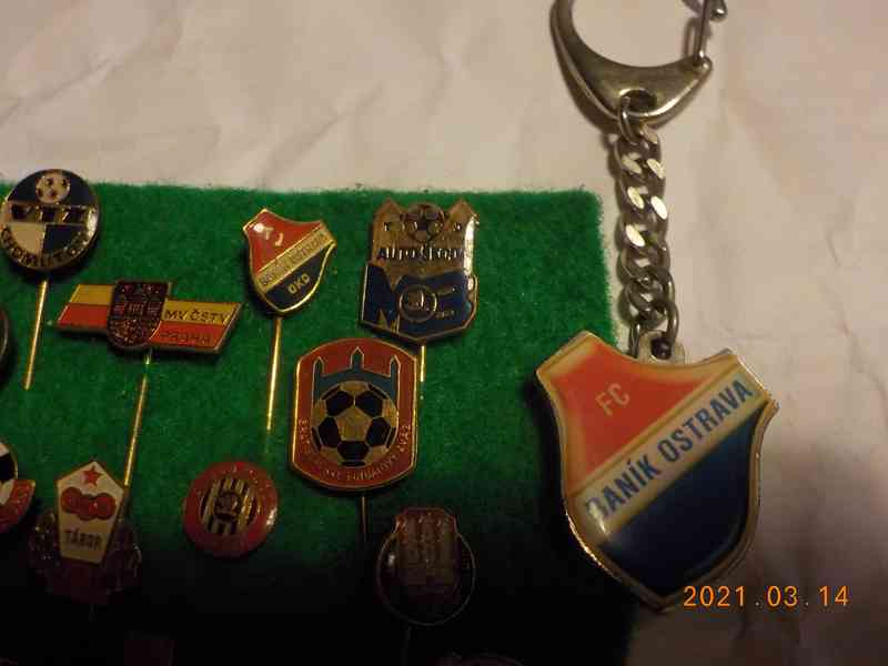 Fotbalové vlaječky a odznaky - foto 13