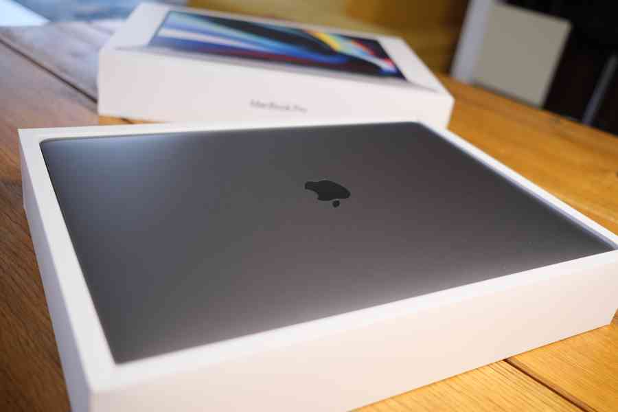 Apple Macbook Pro 16" 2,6GHz / 16GB / 512 SSD / Radeon 5500 - foto 4