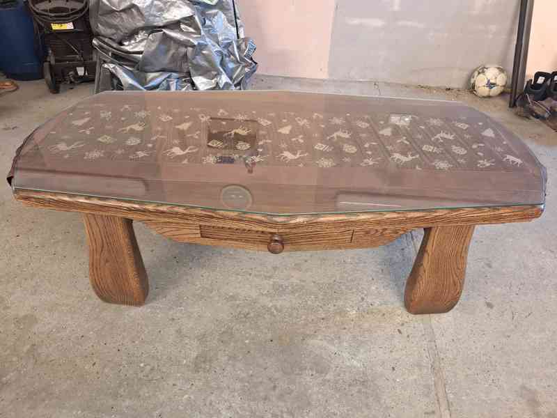 prodám dubový masivní konferenční stůl