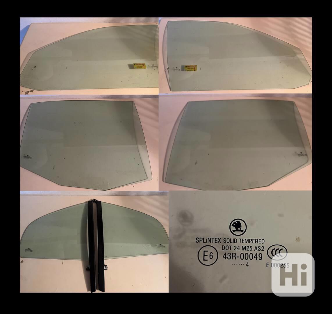 Skla dveří Škoda OCTAVIA tónované - zelené - foto 1