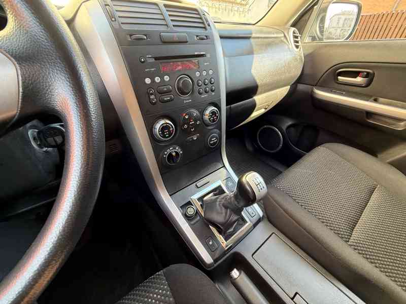 Suzuki Grand Vitara 2.0i Comfort benzín 103kw - foto 9