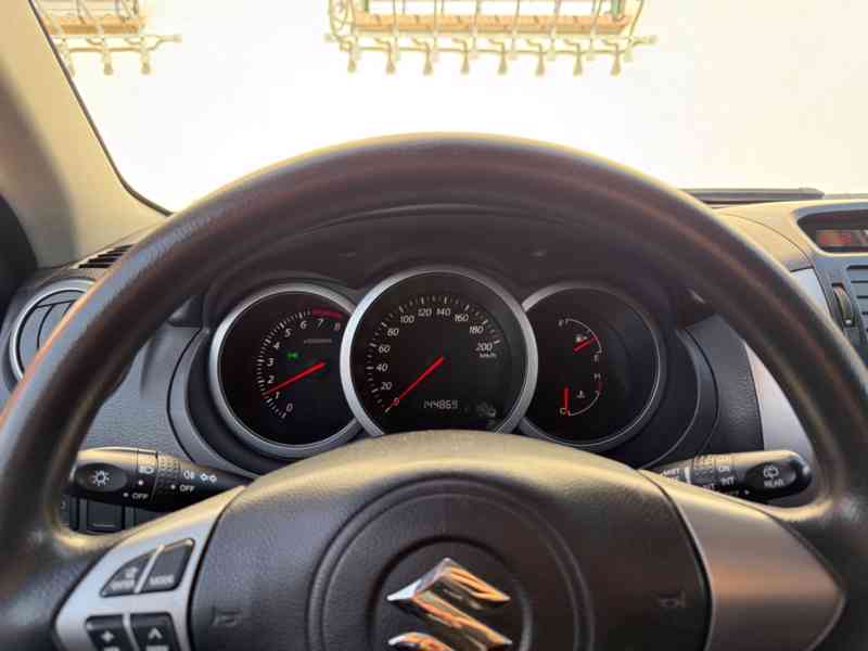 Suzuki Grand Vitara 2.0i Comfort benzín 103kw - foto 15