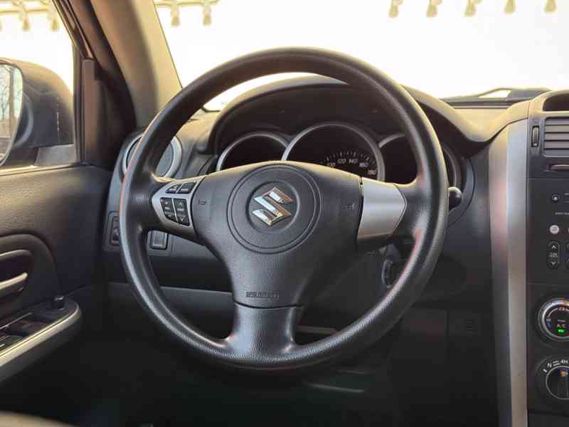 Suzuki Grand Vitara 2.0i Comfort benzín 103kw - foto 8