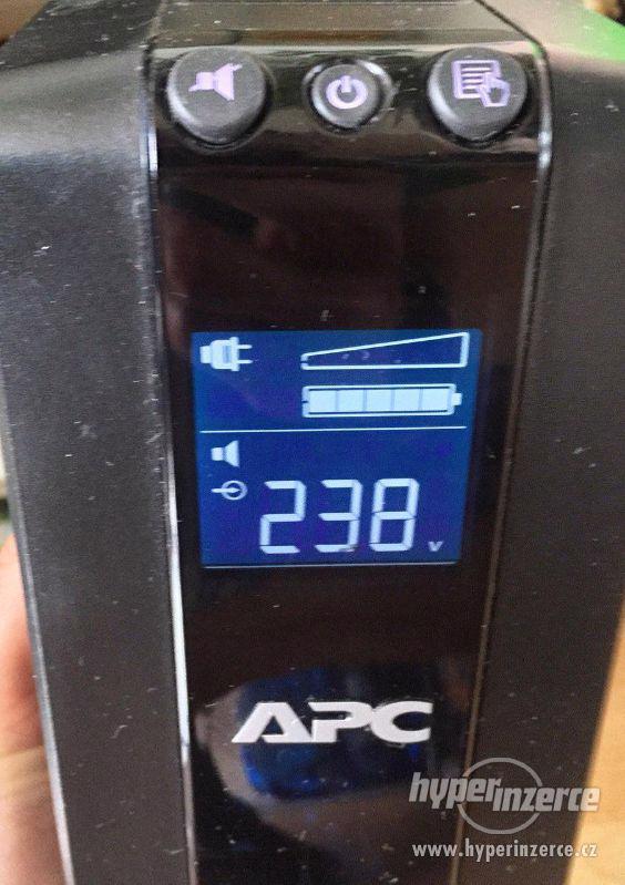 APC úsporný zdroj Back-UPS Pro 550 - foto 2