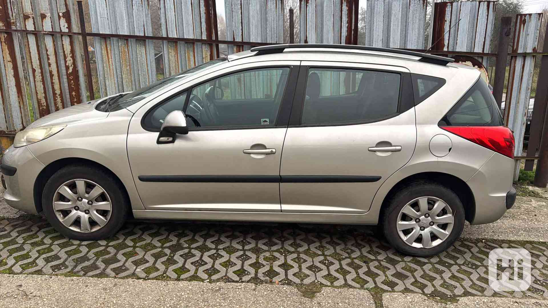 Peugeot 207sw 1.6 hdi - foto 1