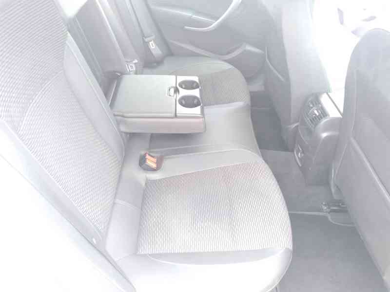 OPEL INSIGNIA 2.0 CDTI 125kW ČR,SERVISKA,NAVI - foto 11