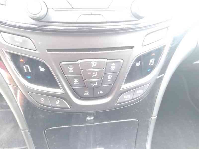 OPEL INSIGNIA 2.0 CDTI 125kW ČR,SERVISKA,NAVI - foto 30
