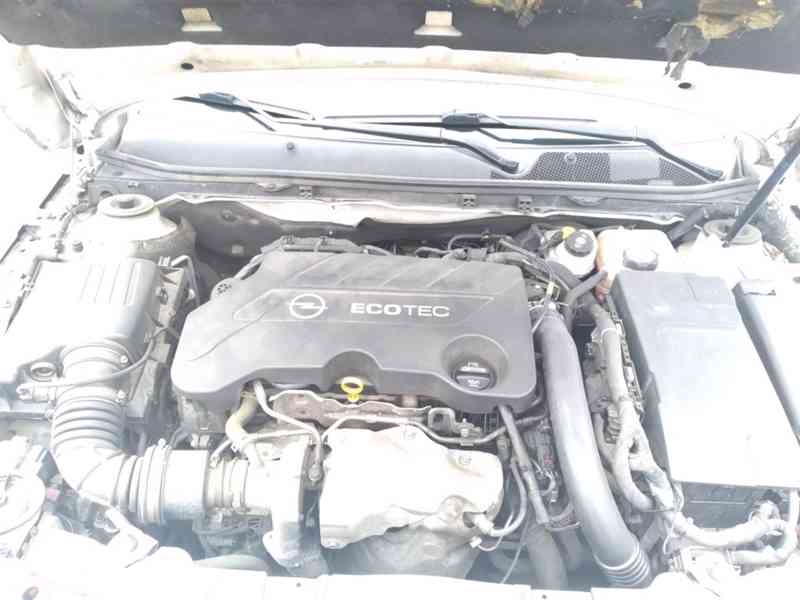 OPEL INSIGNIA 2.0 CDTI 125kW ČR,SERVISKA,NAVI - foto 39