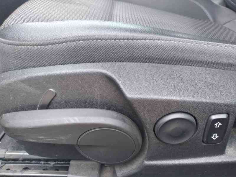 OPEL INSIGNIA 2.0 CDTI 125kW ČR,SERVISKA,NAVI - foto 17