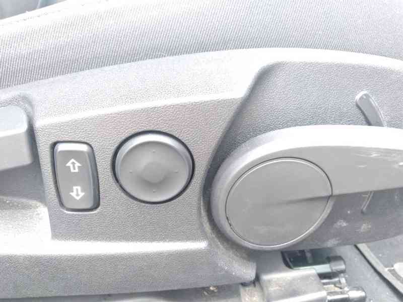 OPEL INSIGNIA 2.0 CDTI 125kW ČR,SERVISKA,NAVI - foto 18