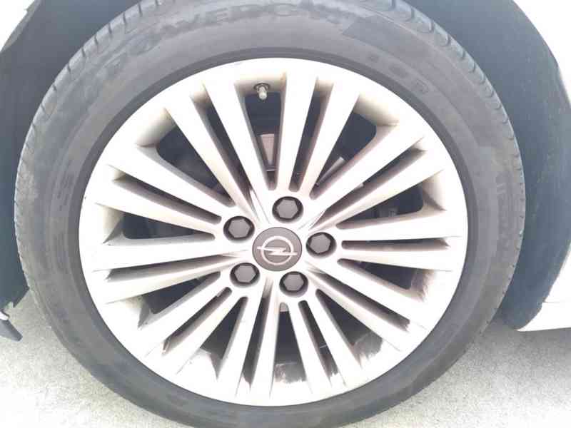 OPEL INSIGNIA 2.0 CDTI 125kW ČR,SERVISKA,NAVI - foto 42