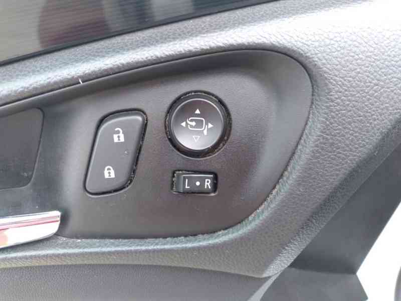 OPEL INSIGNIA 2.0 CDTI 125kW ČR,SERVISKA,NAVI - foto 20