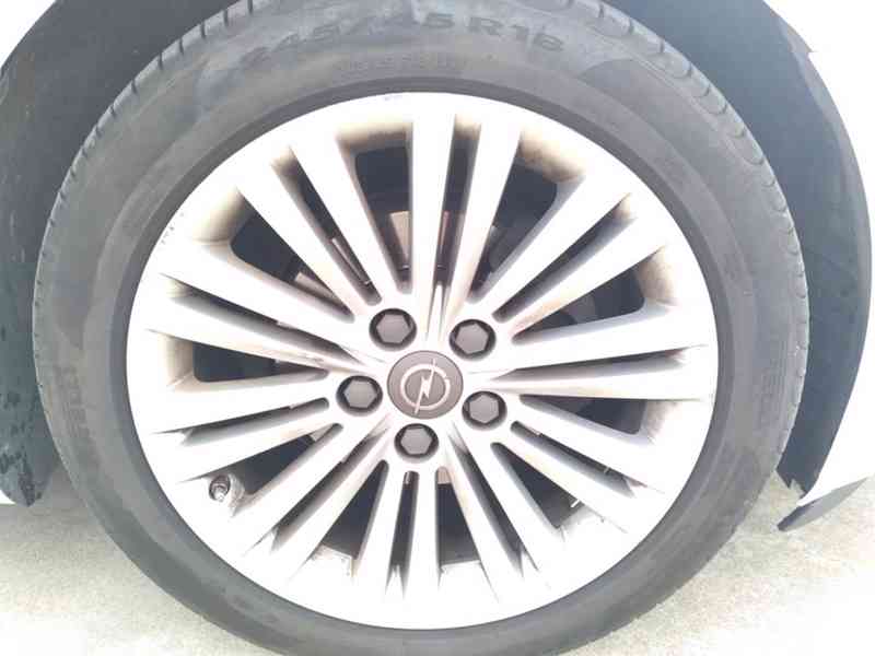 OPEL INSIGNIA 2.0 CDTI 125kW ČR,SERVISKA,NAVI - foto 45