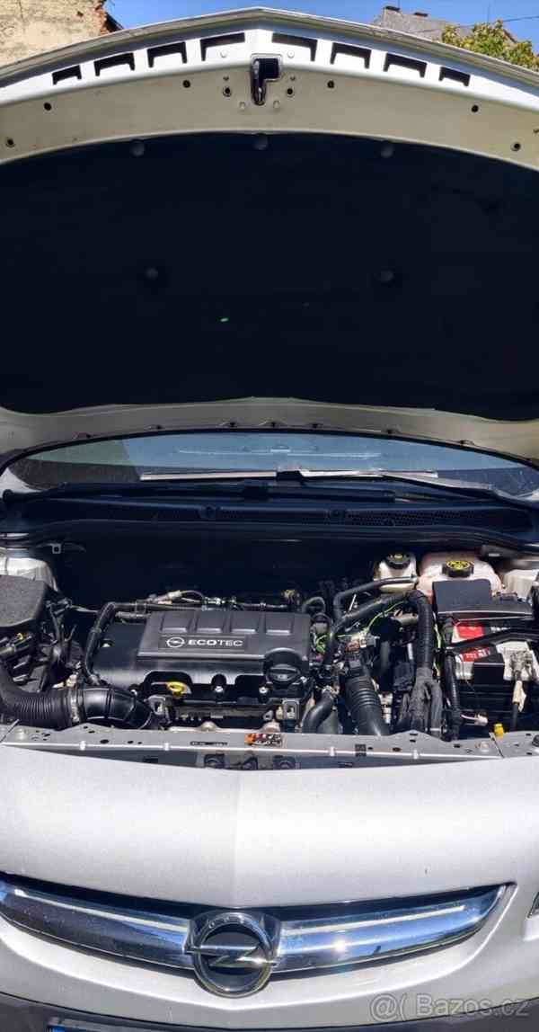 Opel Astra 1,4   sport tourer - foto 20