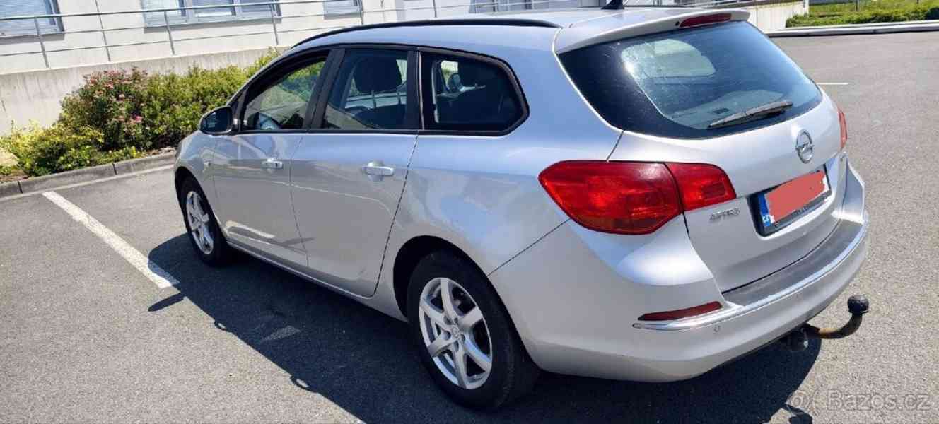 Opel Astra 1,4   sport tourer - foto 8