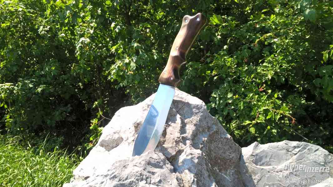 Prodám ručně kovaný nůž s vyřezávanou rukojetí - foto 2