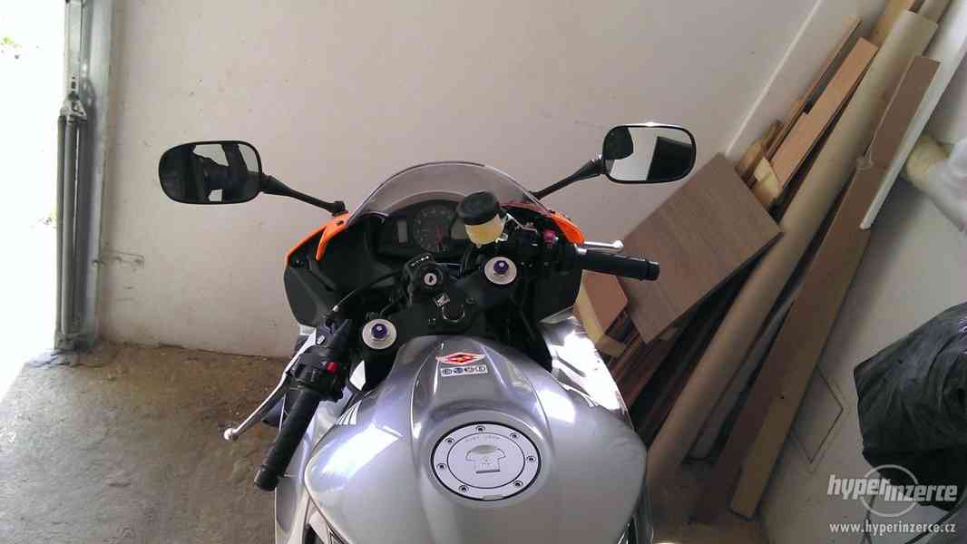 prodám motorku Honda CBR 600 RR ABS limitem Edition 2011 - foto 4