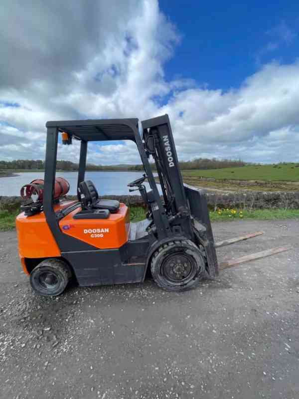 DOOSAN C30G 3 tunový vysokozdvižný vozík - foto 7