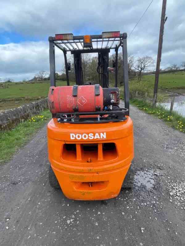 DOOSAN C30G 3 tunový vysokozdvižný vozík - foto 3