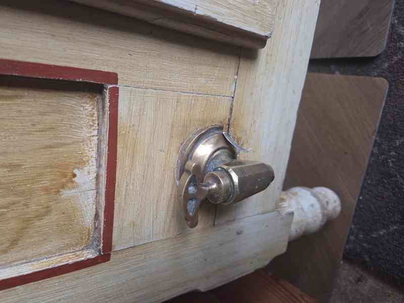  Historická lednice na led, cca r. 1900  - foto 5