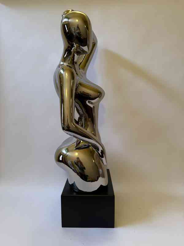 Akt ženy - socha ve stříbrném provedení 73 cm - foto 3