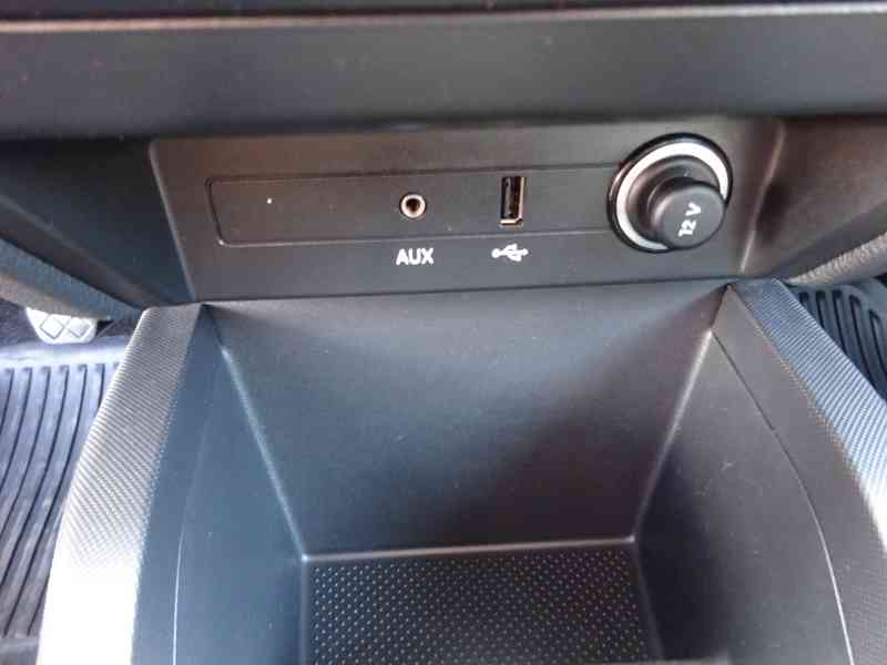 Škoda Fabia 1.2 TSI Combi r.v.2015 (66 KW) serviska  - foto 9