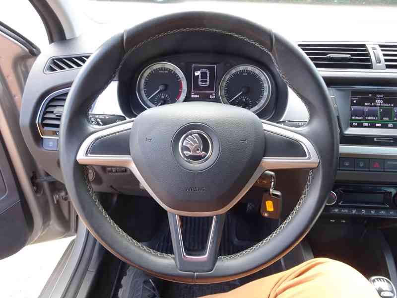 Škoda Fabia 1.2 TSI Combi r.v.2015 (66 KW) serviska  - foto 10