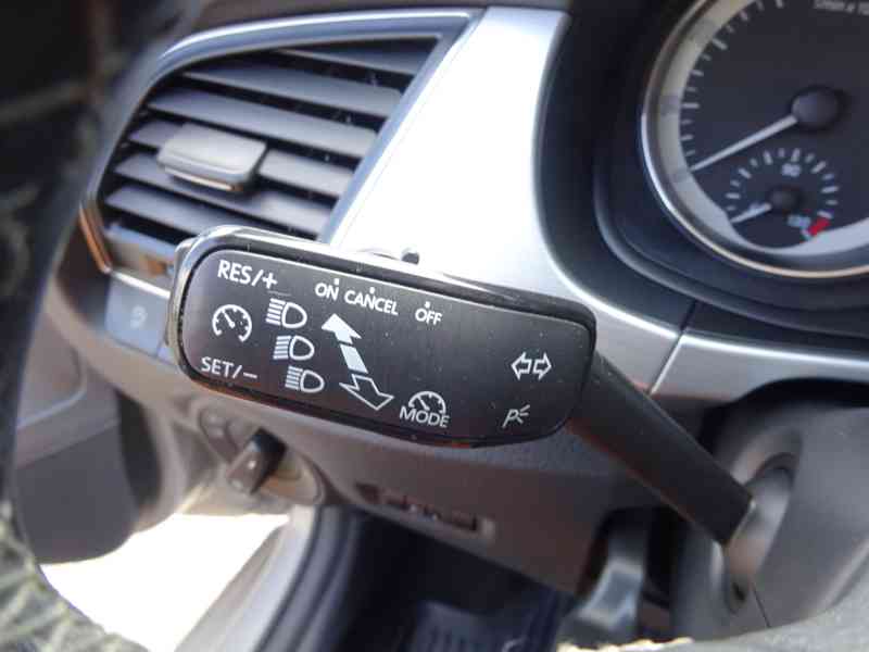 Škoda Fabia 1.2 TSI Combi r.v.2015 (66 KW) serviska  - foto 11