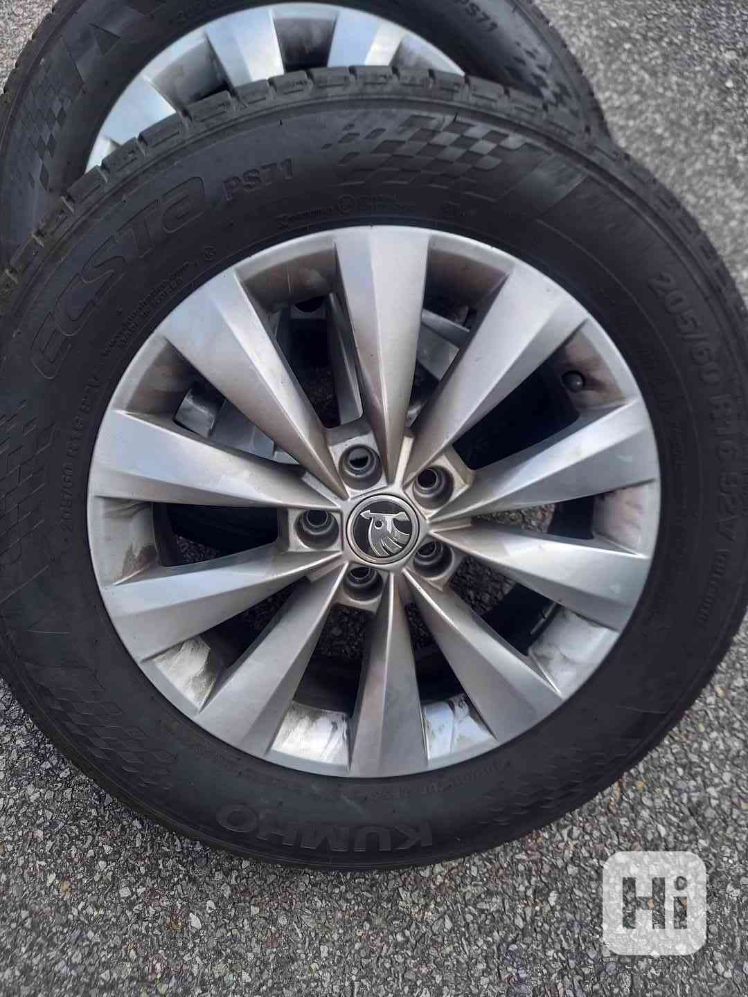 Pěkná letní ALU sada Š.Kamiq/Scala+205/60R16 Bridgestone - foto 1
