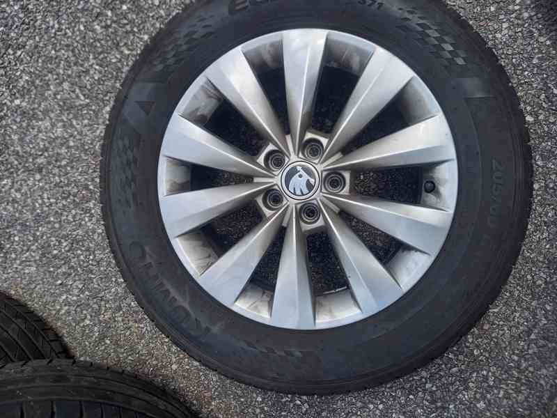 Pěkná letní ALU sada Š.Kamiq/Scala+205/60R16 Bridgestone - foto 2